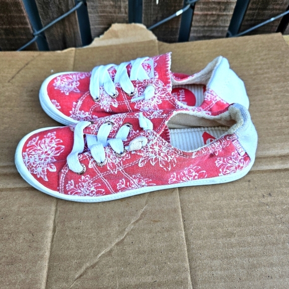 Roxy Red White Floral Casual Lace Sneakers Shoes Size 3 - Picture 10 of 16